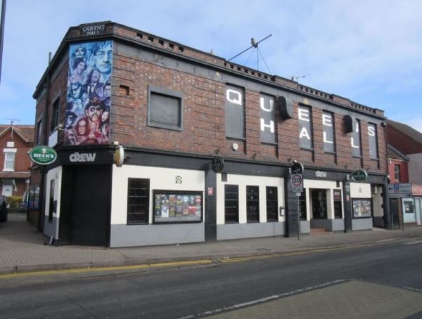 The Crew, Queens Road, Nuneaton. Bar and live music venue.