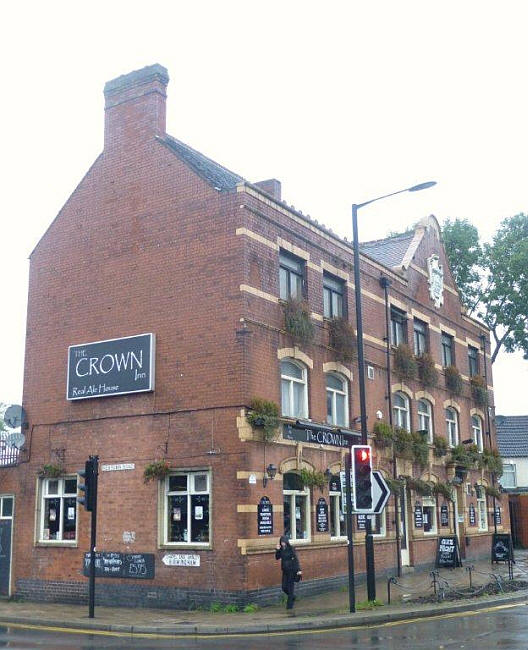 Crown Inn, 10 Bond Street, Nuneaton  - in October 2013