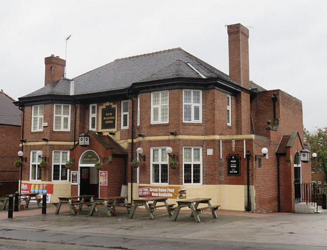 Masons Arms, Doncaster Road, Mexborough - in October 2014